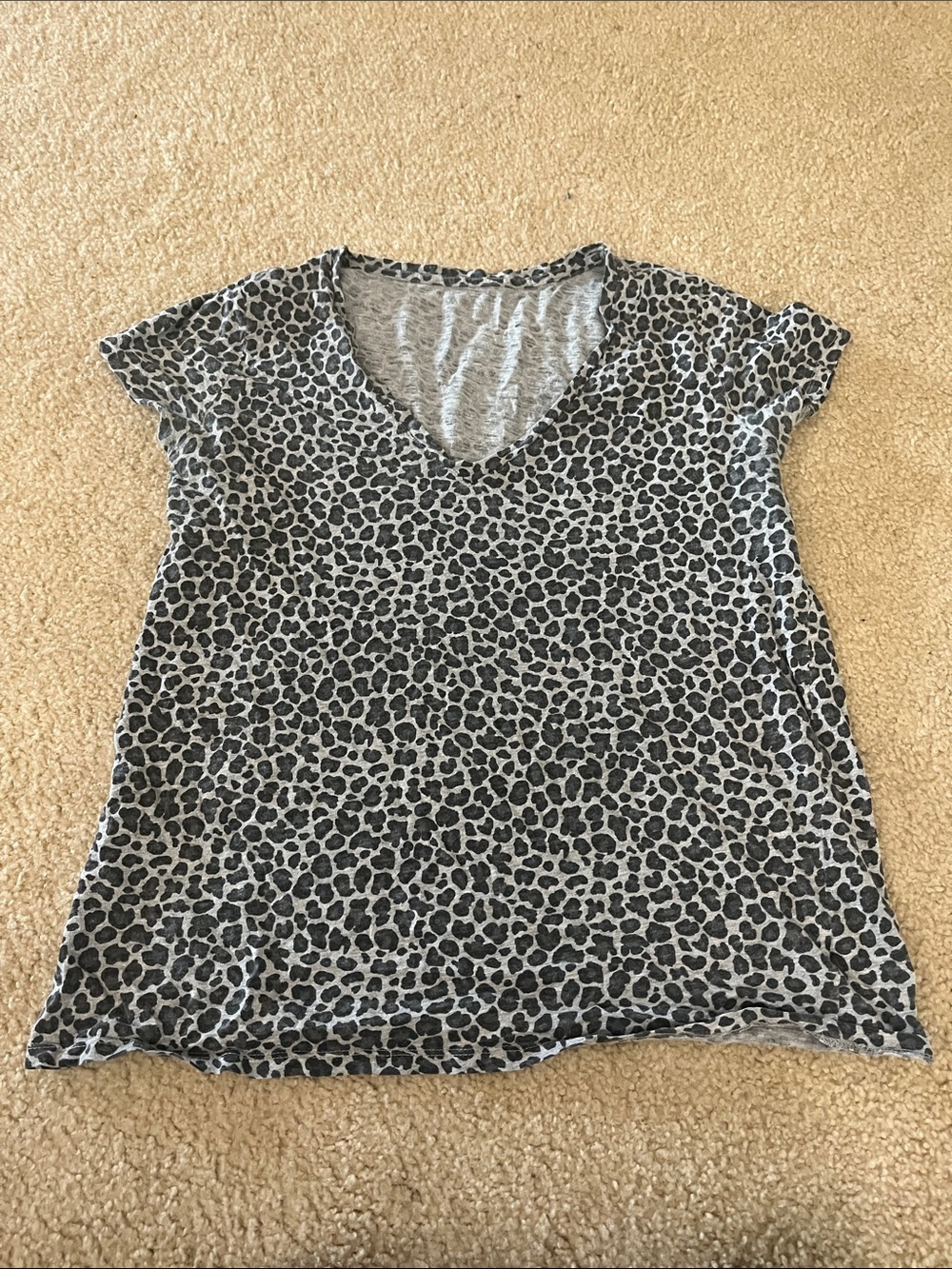 Merona Gray Leopard Print V-Neck Short Sleeve Tee